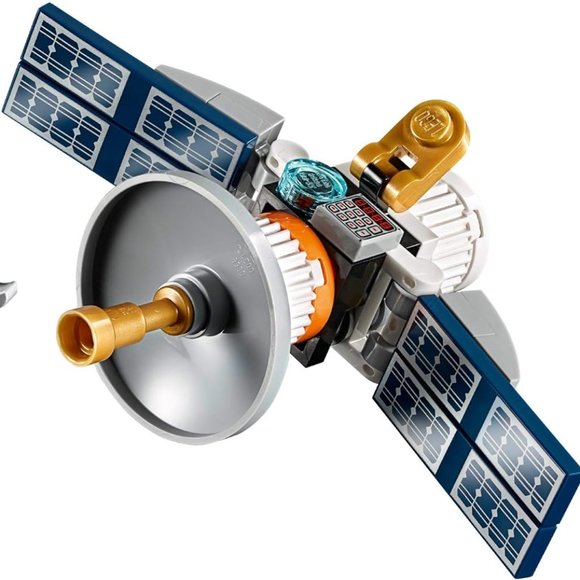 LEGO PolyBag Minifigure Set 30365 - Astronaut with Space Satellite 36 pcs - Picture 6 of 7